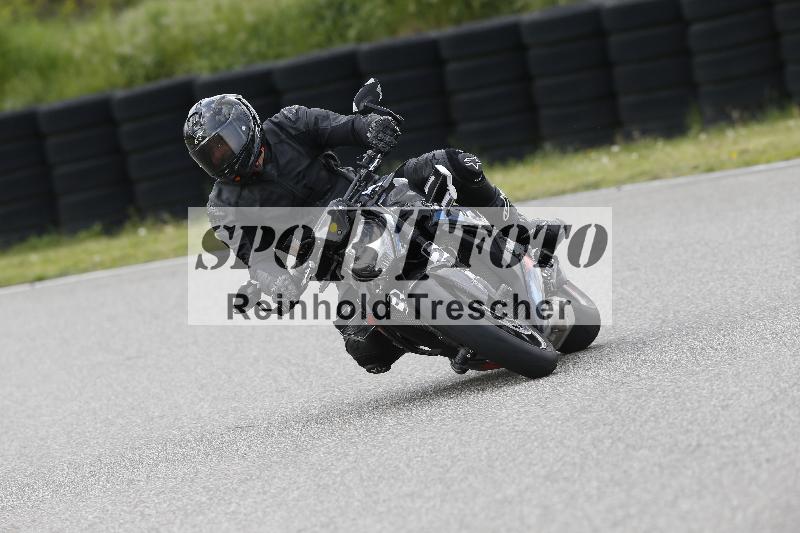 Archiv-2025/09 22.04.2025 Cornu Master School ADR/rot-rouge/35